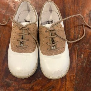Used L’Amour saddle shoes play condition